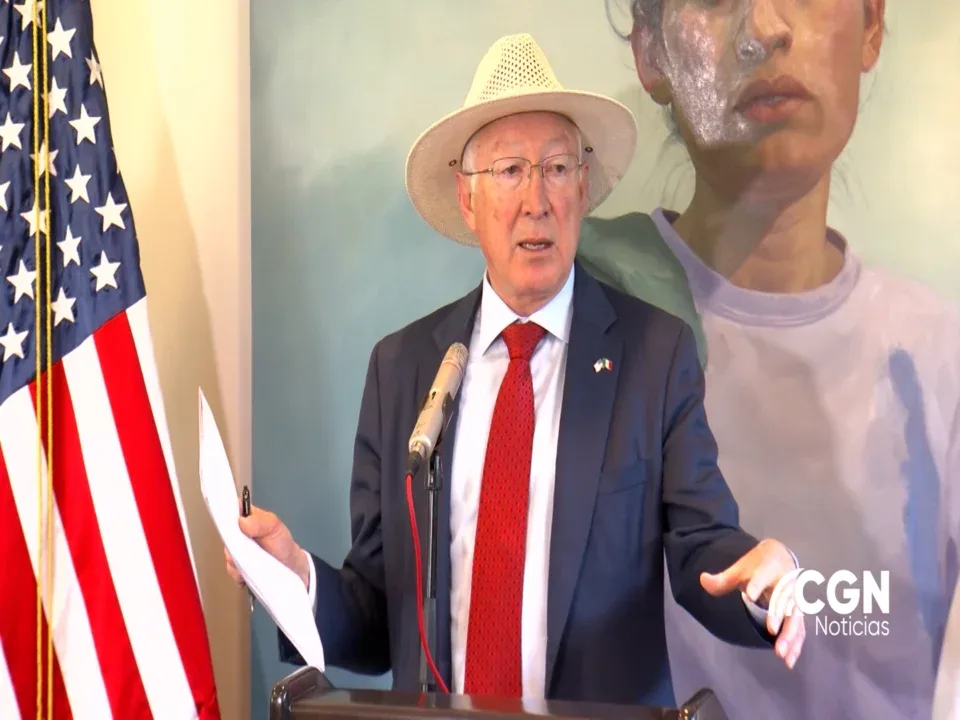 Se podrían volver a cerrar las fronteras entre México y Estados Unidos: Ken Salazar, embajador EEUU