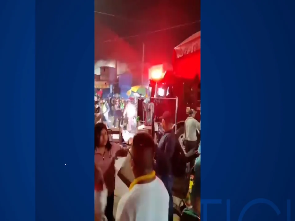 Incendio en Chiclayo tras explosión de pirotécnicos