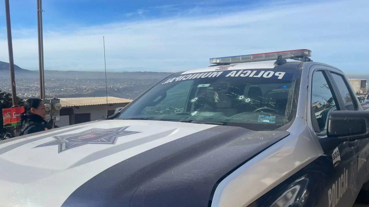 Reportan balacera contra policías municipales de Tijuana en Las Torres 
