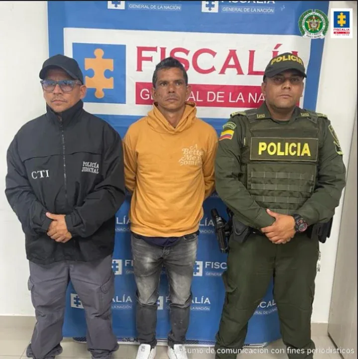 Decapitó a su expareja en plena vía pública