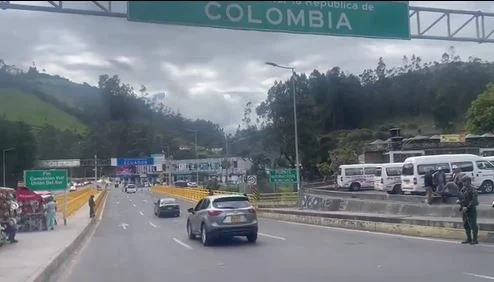 Fuerzas Militares de Colombia desplegaron 200 hombres a la frontera con Ecuador 