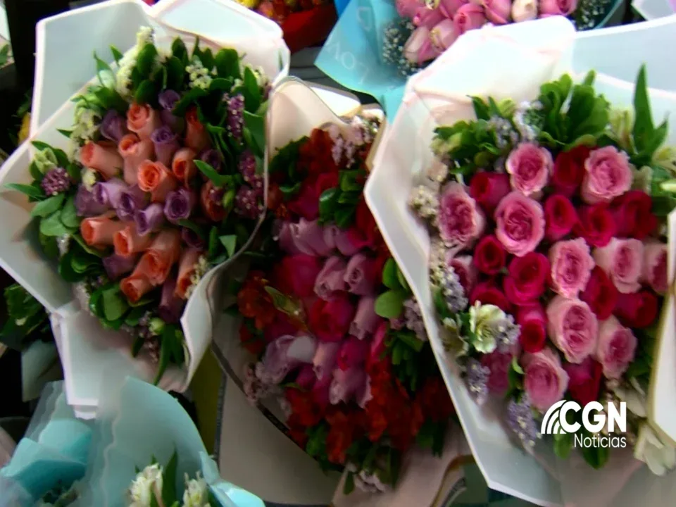 Arreglos florales, pequeños o “buchones”, los preferidos de los capitalinos para este 14 de febrero