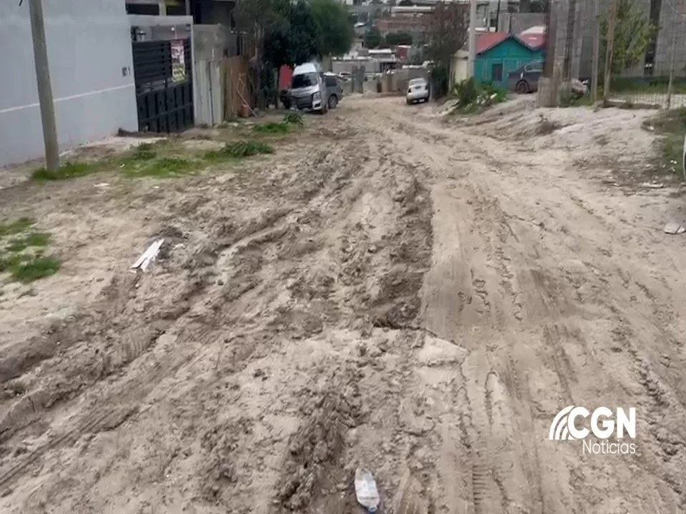 Se sienten olvidados vecinos de la colonia Real de San Francisco 2