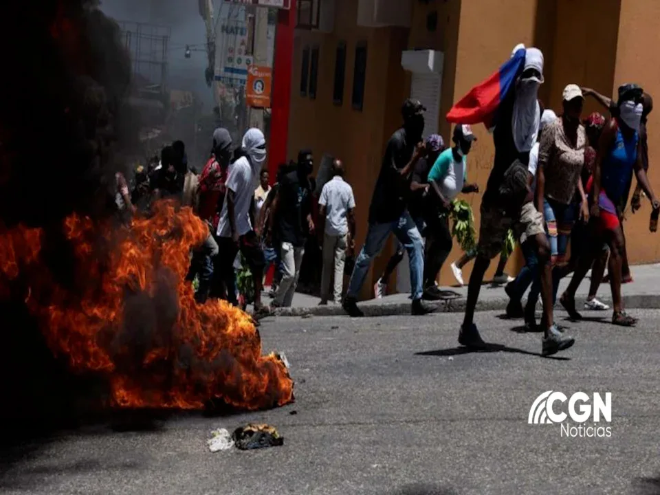 Haiti sumido en la violencia por protestas a la espera del nuevo gobierno
