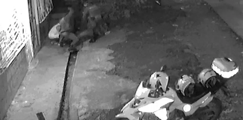 Dos policías provocaron la muerte de un ciudadano porque mordió a un uniformado  