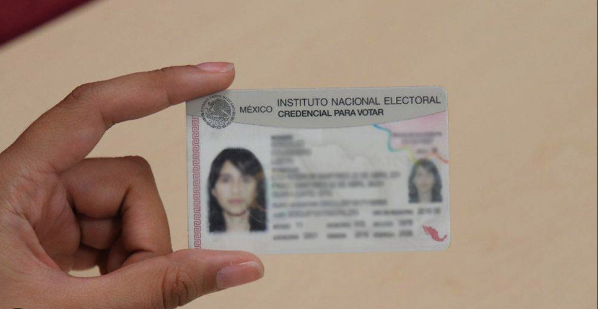 Cómo tramitar INE en San Diego para votar en las elecciones de 2024 de México.