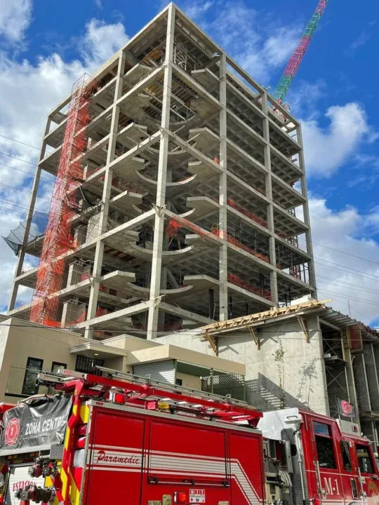 Cae desde un quinto piso trabajador de la construcción en Tijuana