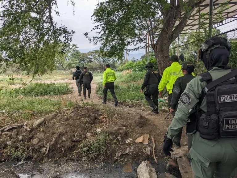 Trochas en frontera tomadas por la Policía de Colombia