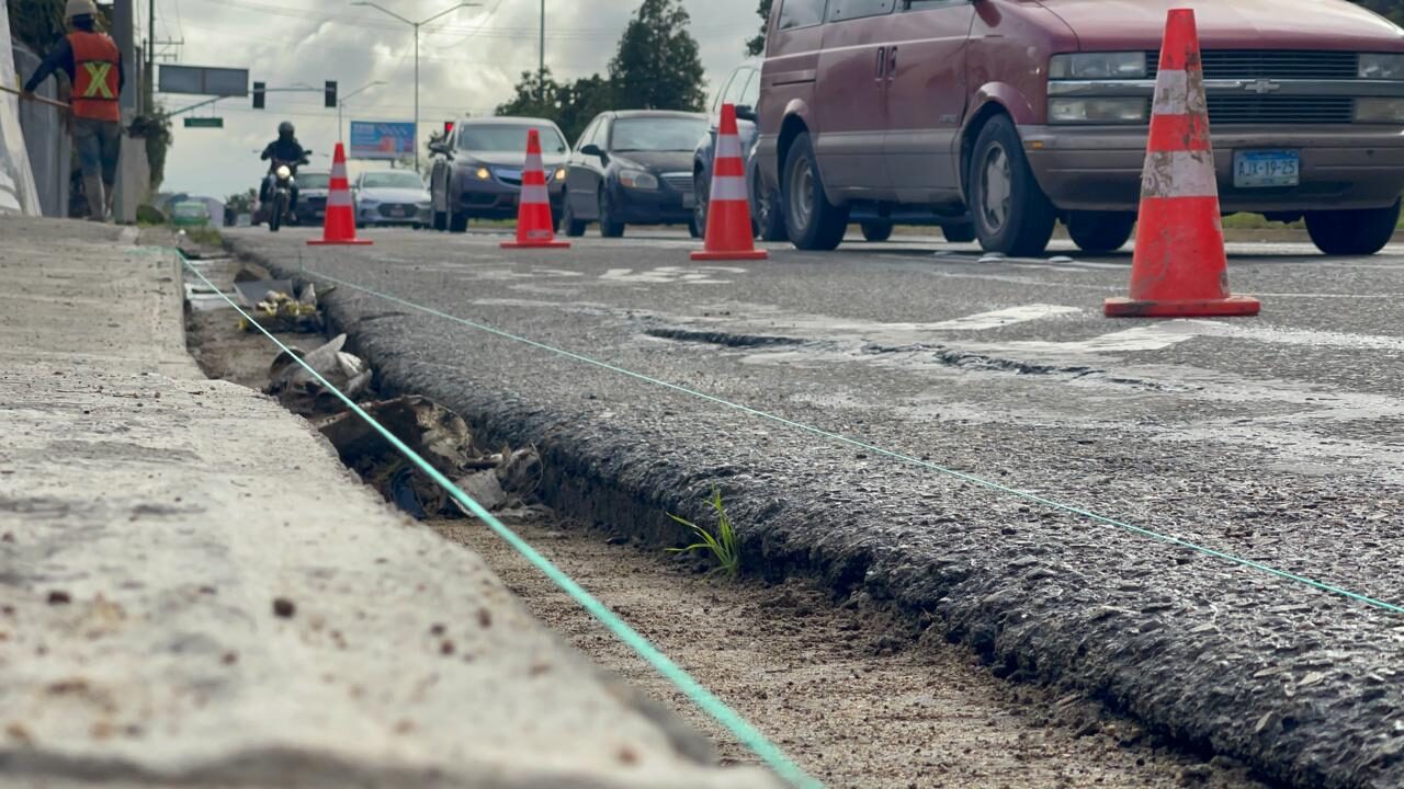Reportan hundimiento de carretera en el bulevar Federico Benitez de Tijuana