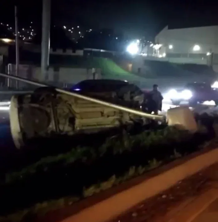 Fuerte accidente automovilístico provoca congestión vial en Vía Rápida Poniente