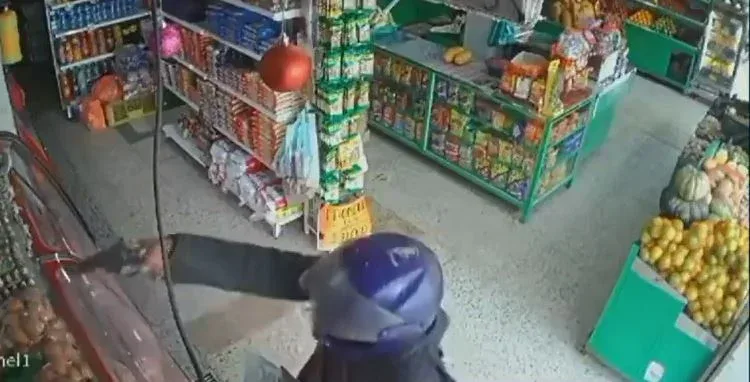 Video: Le disparan a comerciante por no pagar exigencias a extorsionistas en Bogotá  