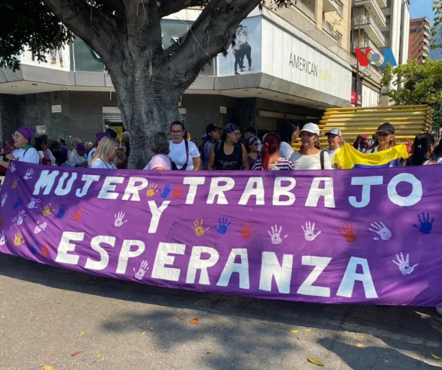 Con muchas carencias, necesidades y la economía por el suelo mujeres venezolanas marcharon este 8M