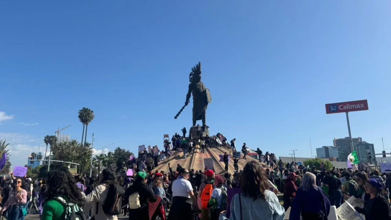VIDEO: Así se vivió la marcha del 8M 2024 en Tijuana, la marea violeta inunda Zona Río