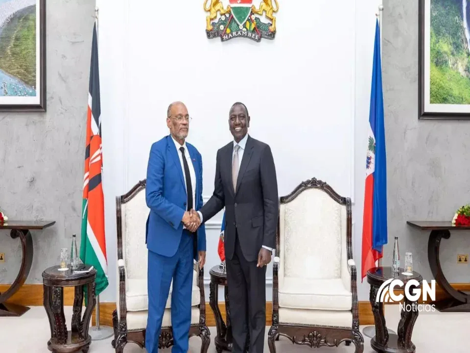 \"Paz de Haití es buena para el mundo\", afirma presidente de Kenia luego de firmar acuerdo con Henry que busca salvar misión de apoyo