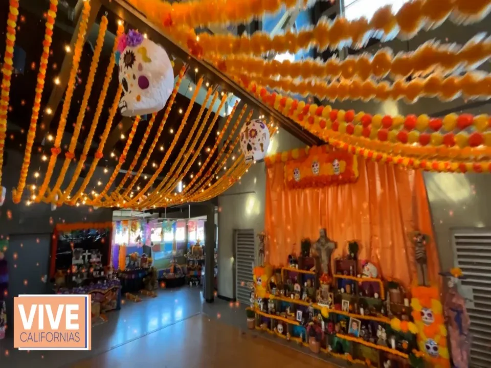 Altares de muertos, una tradición de la comunidad en San Diego