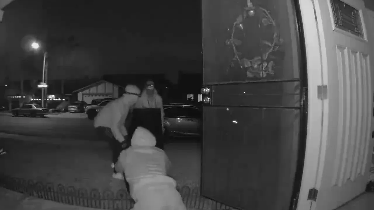 VIDEO: Ladrones de viviendas operan en serie de robos ¡Van 8 en el mismo vecindario!