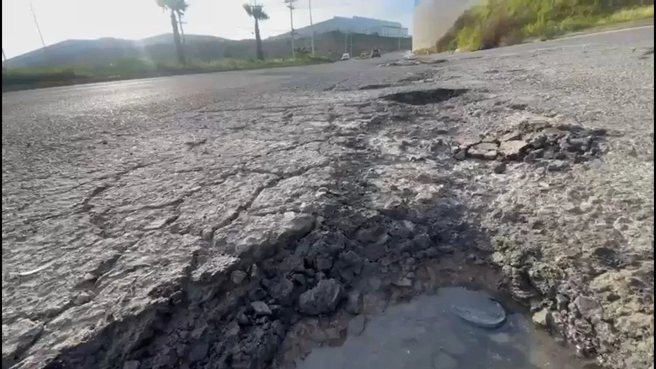 Piden reparación de segundo acceso a Playas De Tijuana