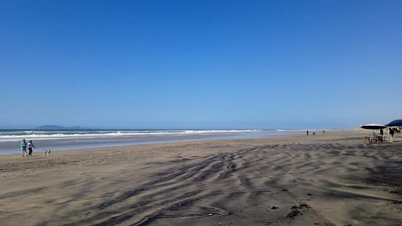 Confirman dos Playas en Rosarito aptas para el uso recreativo en esta Semana Santa