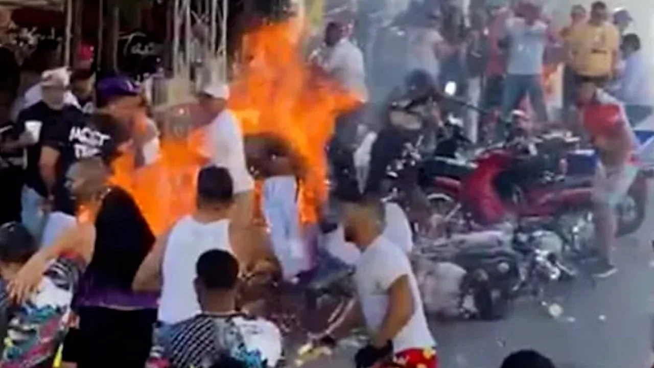 Carnaval termina en muerte y dolor tras explotar caja de fuegos artificiales