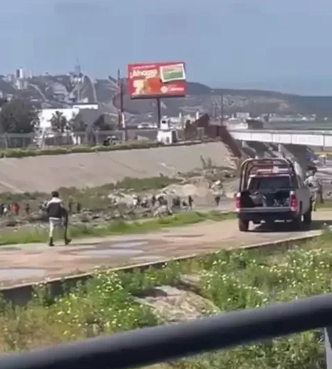 Cruce masivo de migrantes en Tijuana preocupa a las autoridades