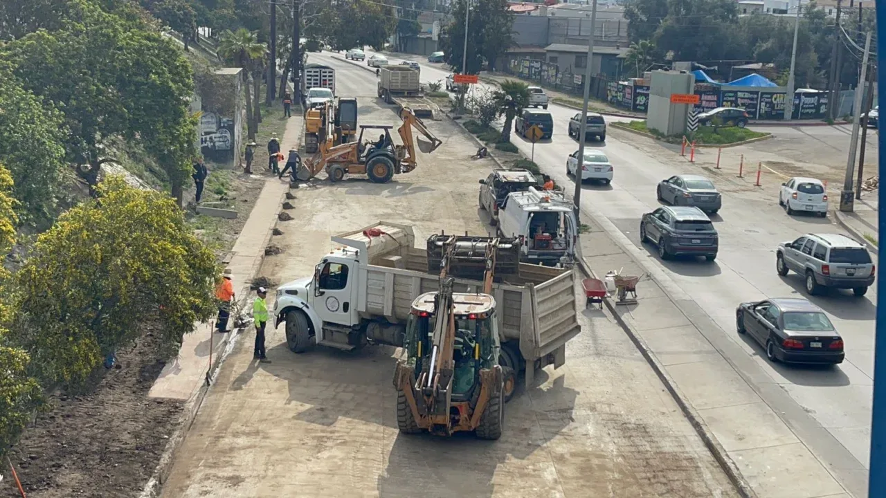 Cierre de la vía Rápida detiene circulación en la ciudad de Tijuana, fue por obras de mantenimiento