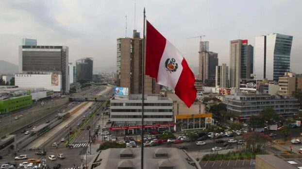 S&amp;P Global rebaja calificación creditica del Perú