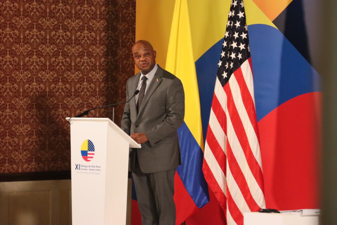 Estados Unidos aprueba 20.000 visas de trabajo, Cancillería de Colombia anuncia el programa 