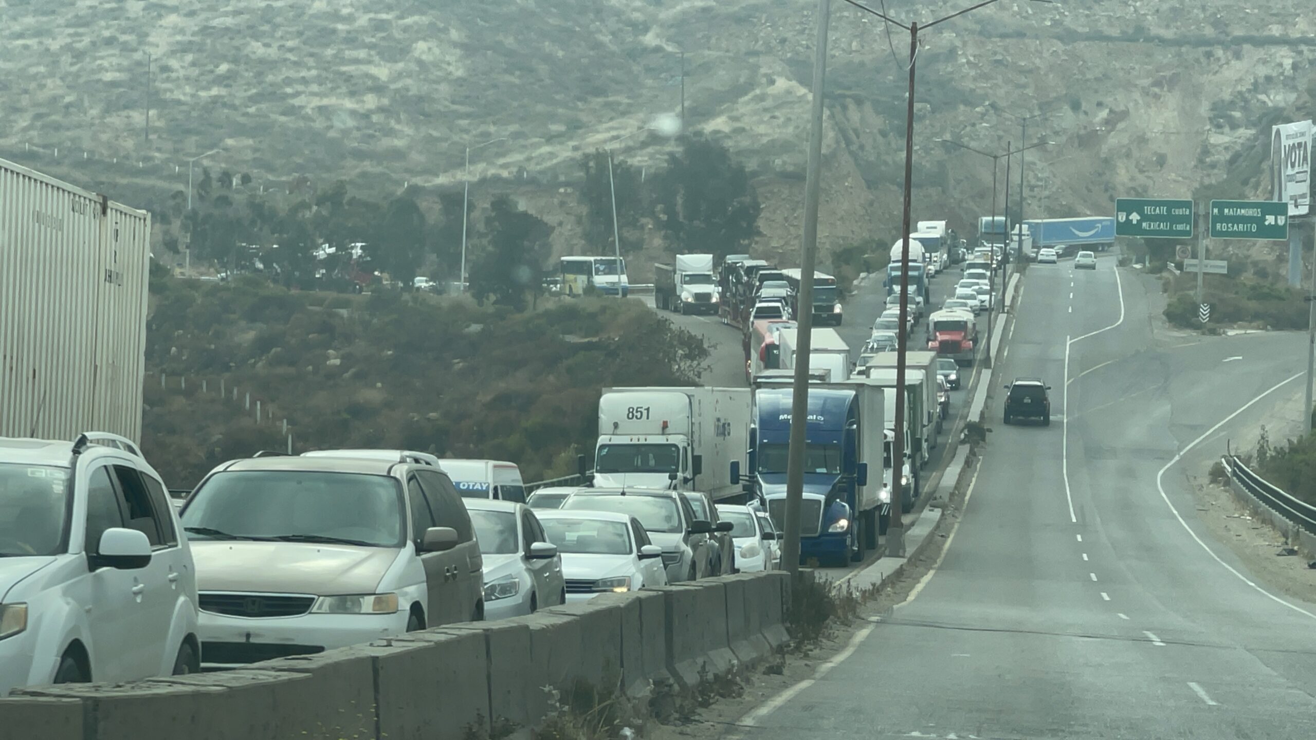 Caos vehicular en Boulevard Alberto Limón Padilla por obras en colonia Las Torres