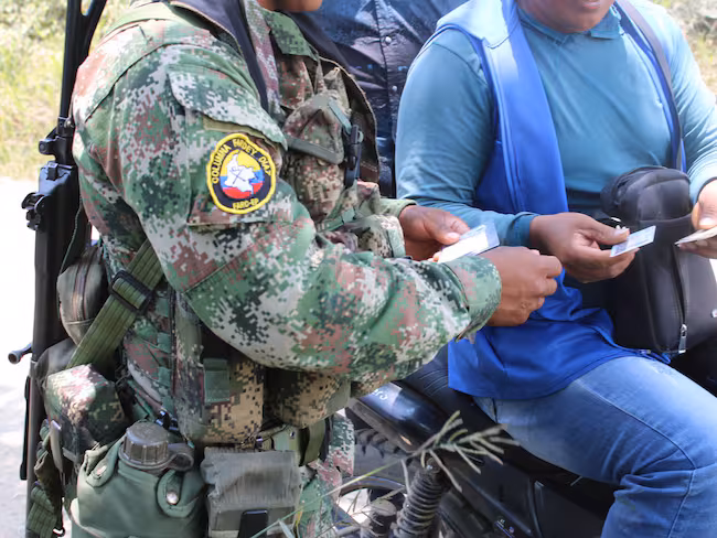 Disidencias de las Farc exigen pagos por venta de cerveza en caquetá: Gobernador denuncia extorsión
