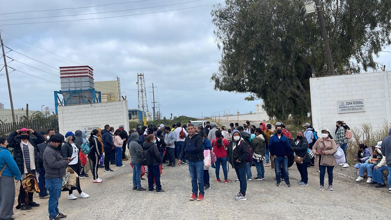 Toman instalaciones de Pemex en Rosarito ejidatarios del poblado Maclovio Rojas