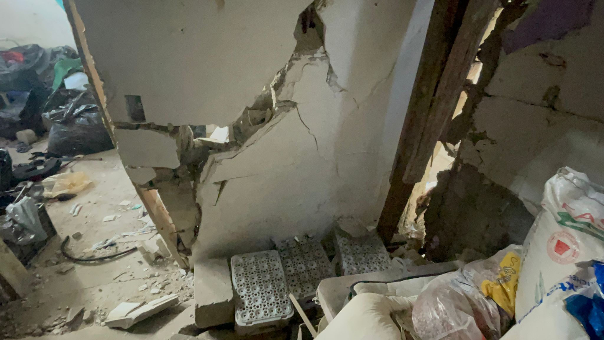 Centro de Rehabilitación \"El Poder de Dios\" Lucha por su Supervivencia en Medio de Riesgos Mortales