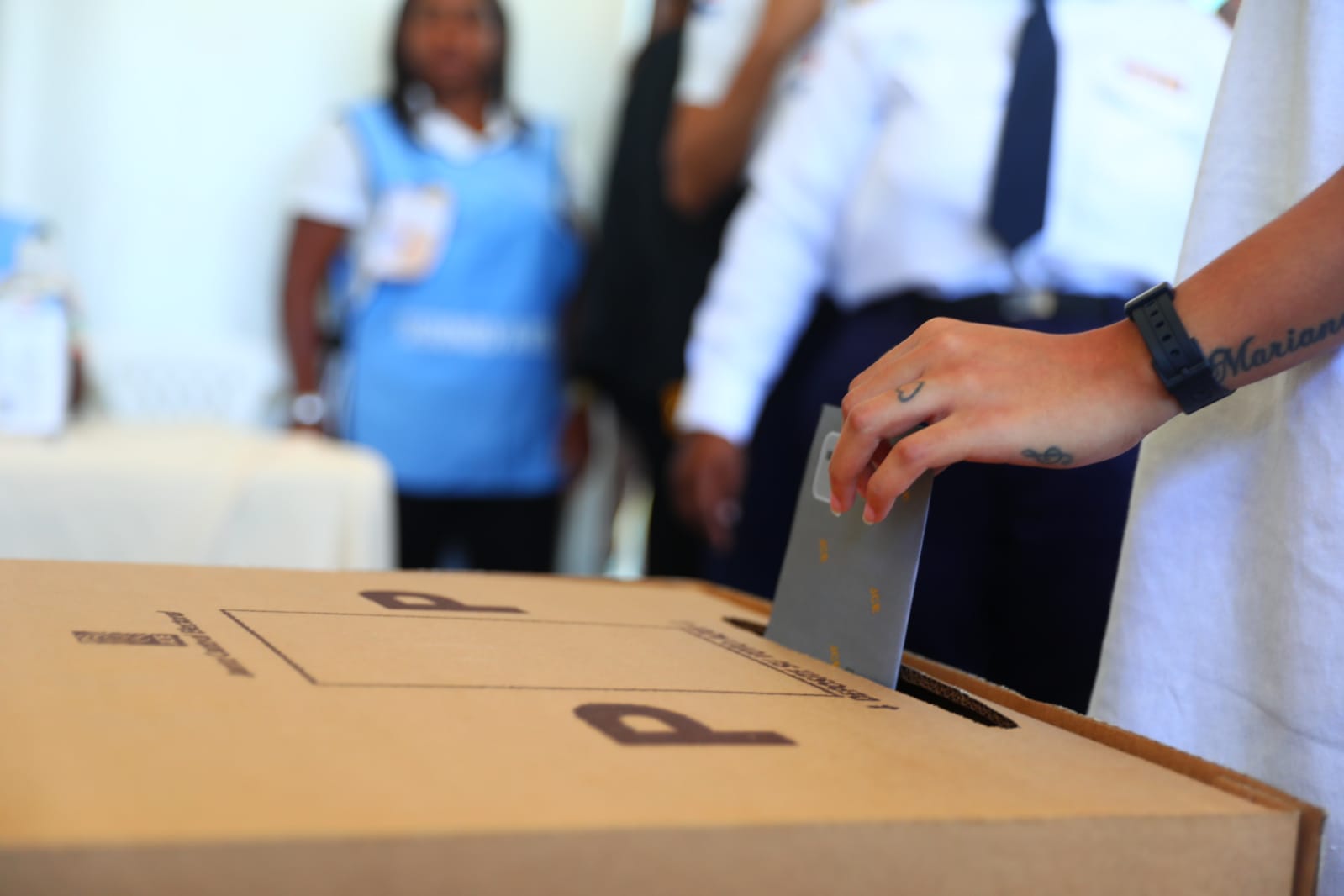 Presidente dominicano obtiene reelección con 57 % de los votos