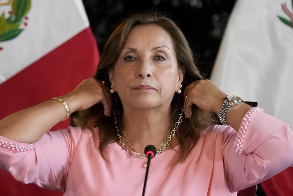 Una presidenta en silencio y una democracia amordazada 