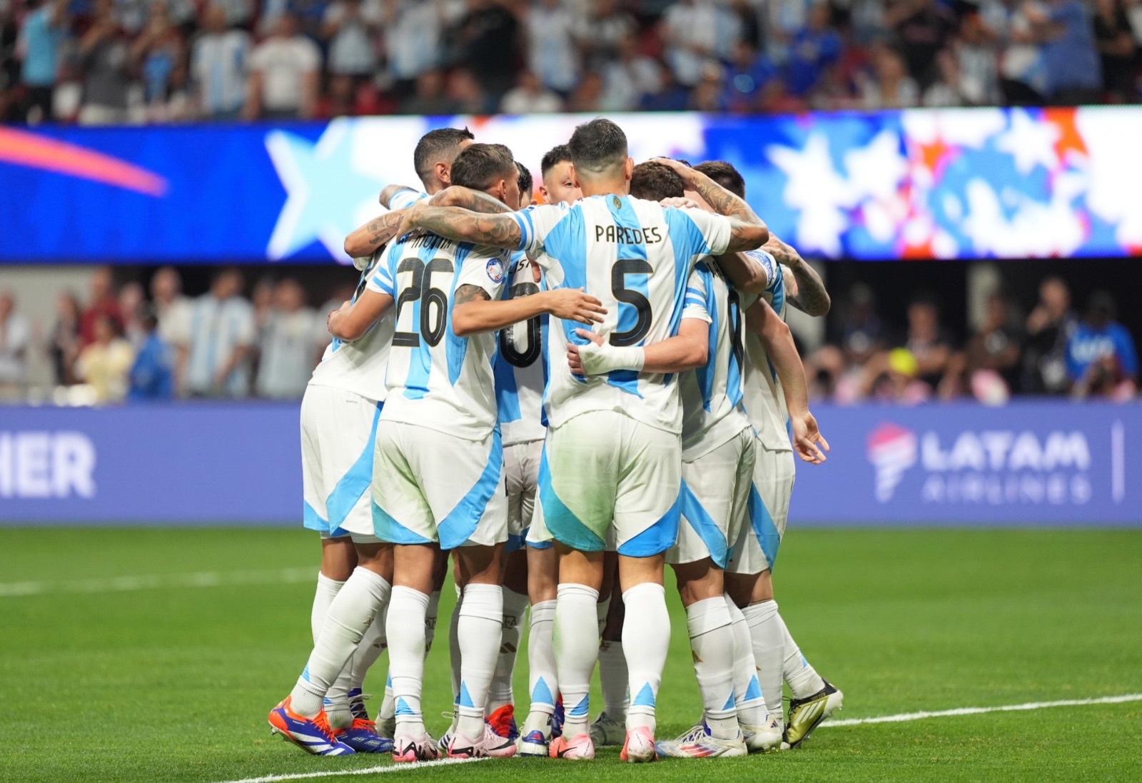 Argentina inicia su defensa de la Copa América con Victoria