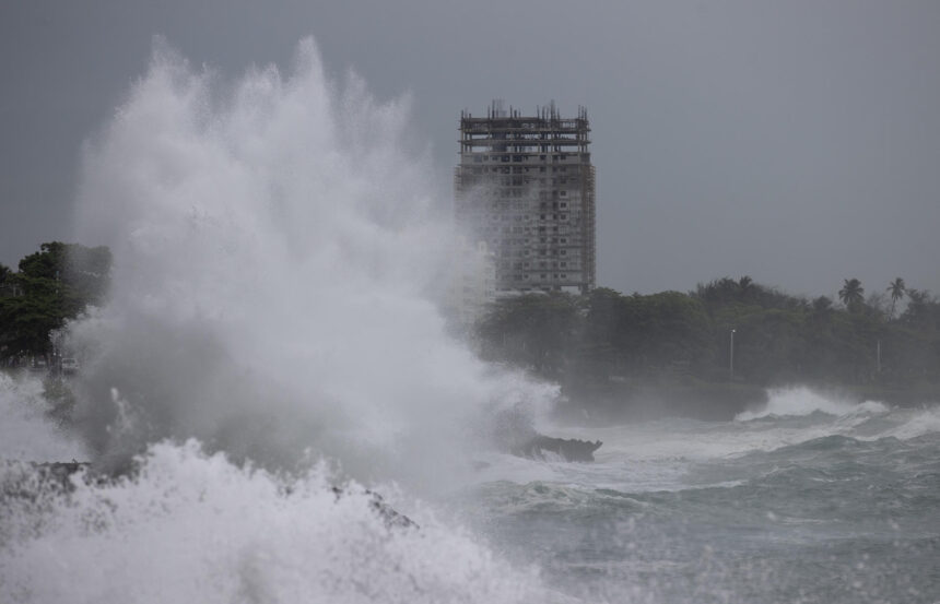 Paso del huracán Beryl deja a República Dominicana con daños en el sistema eléctrico  y acueductos
