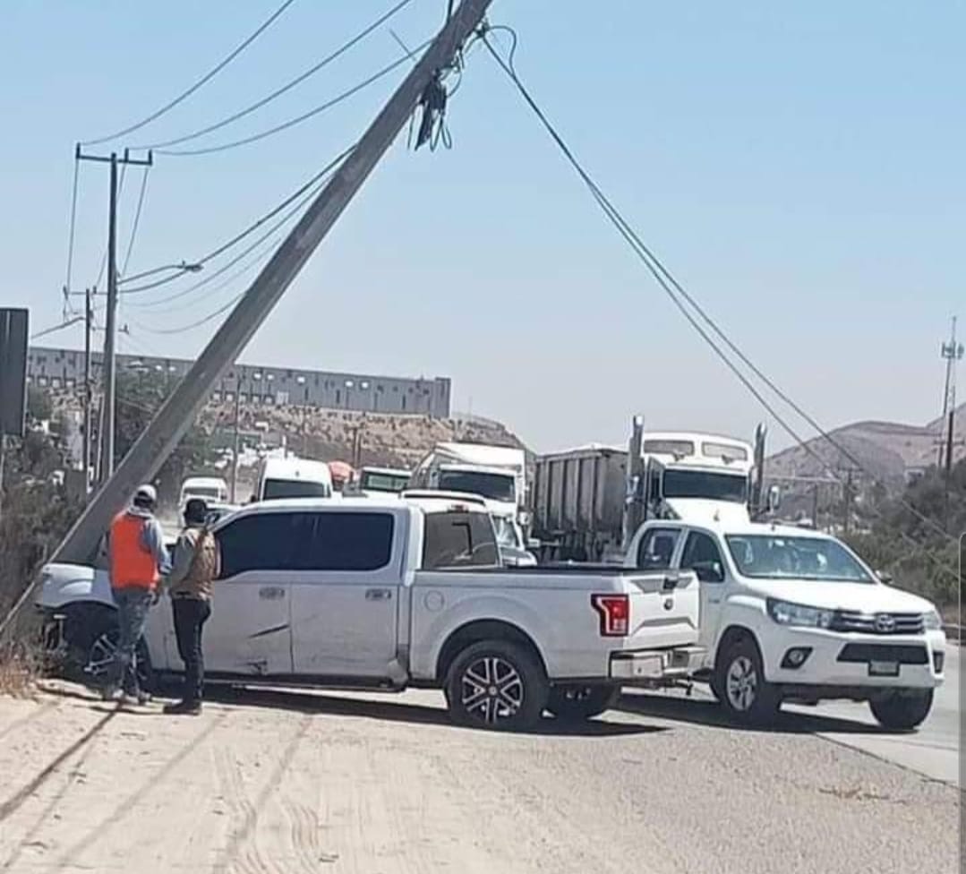 Otro accidente en Boulevard 2000: Automovilistas piden señalamiento y reductores de velocidad