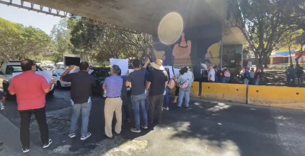 ⚠️ Bloquean maestros del CECYTE Garita de San Ysidro