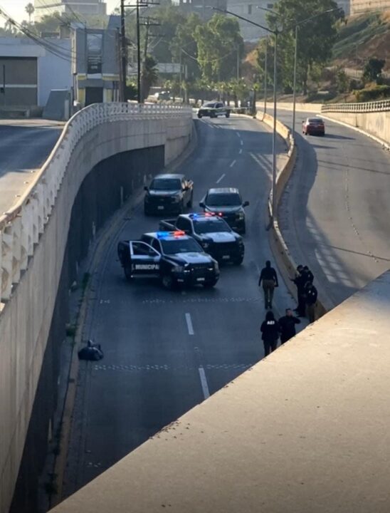Dejan cuerpo sin vida dentro de una bolsa negra en el Bulevar Benítez