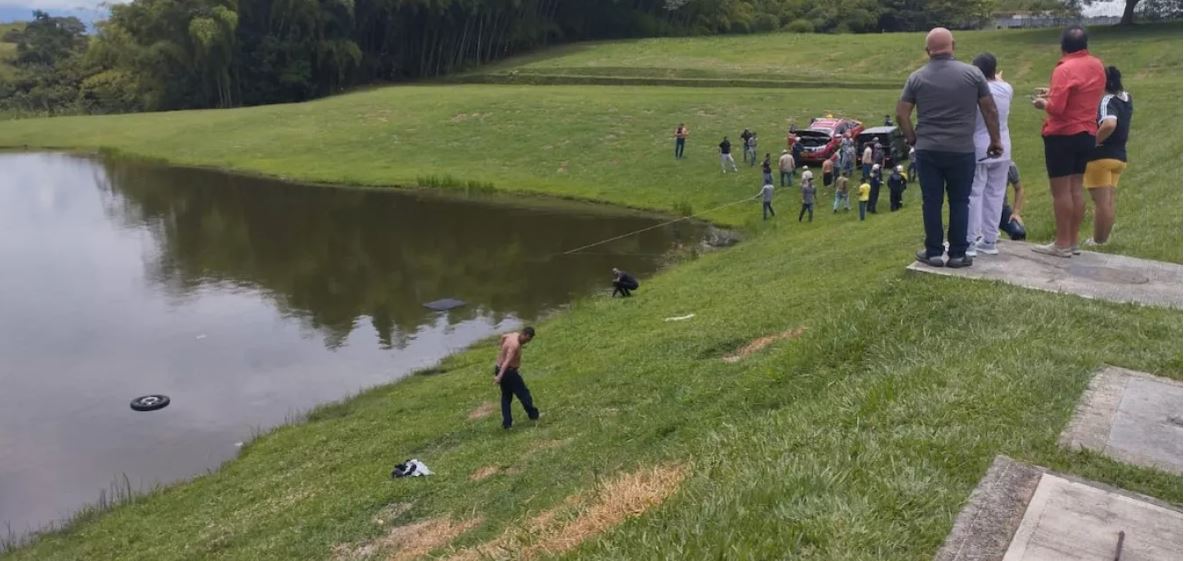 Conductor muere ahogado tras caer en un lago en la ciudad de Pereira