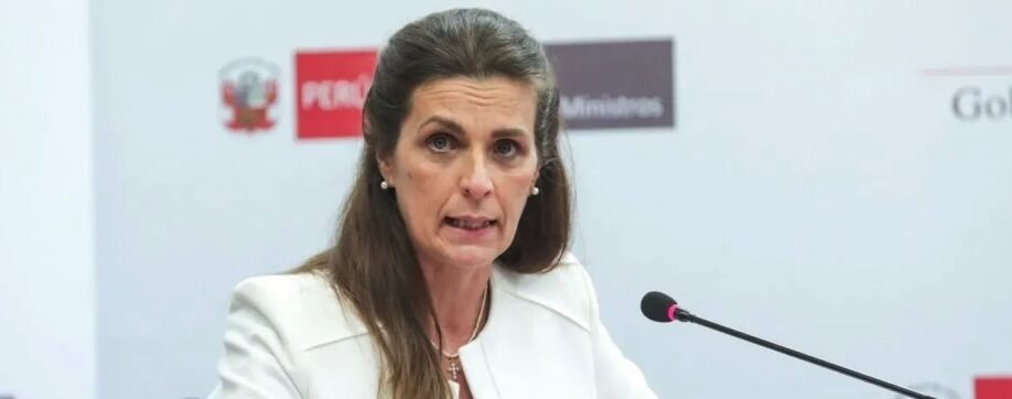 Ministra de Vivienda pide a población “orar y rezar” para que funcionarios no roben