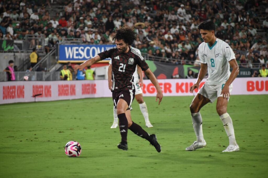 MÉXICO GANA 3-0 A NUEVA ZELANDA