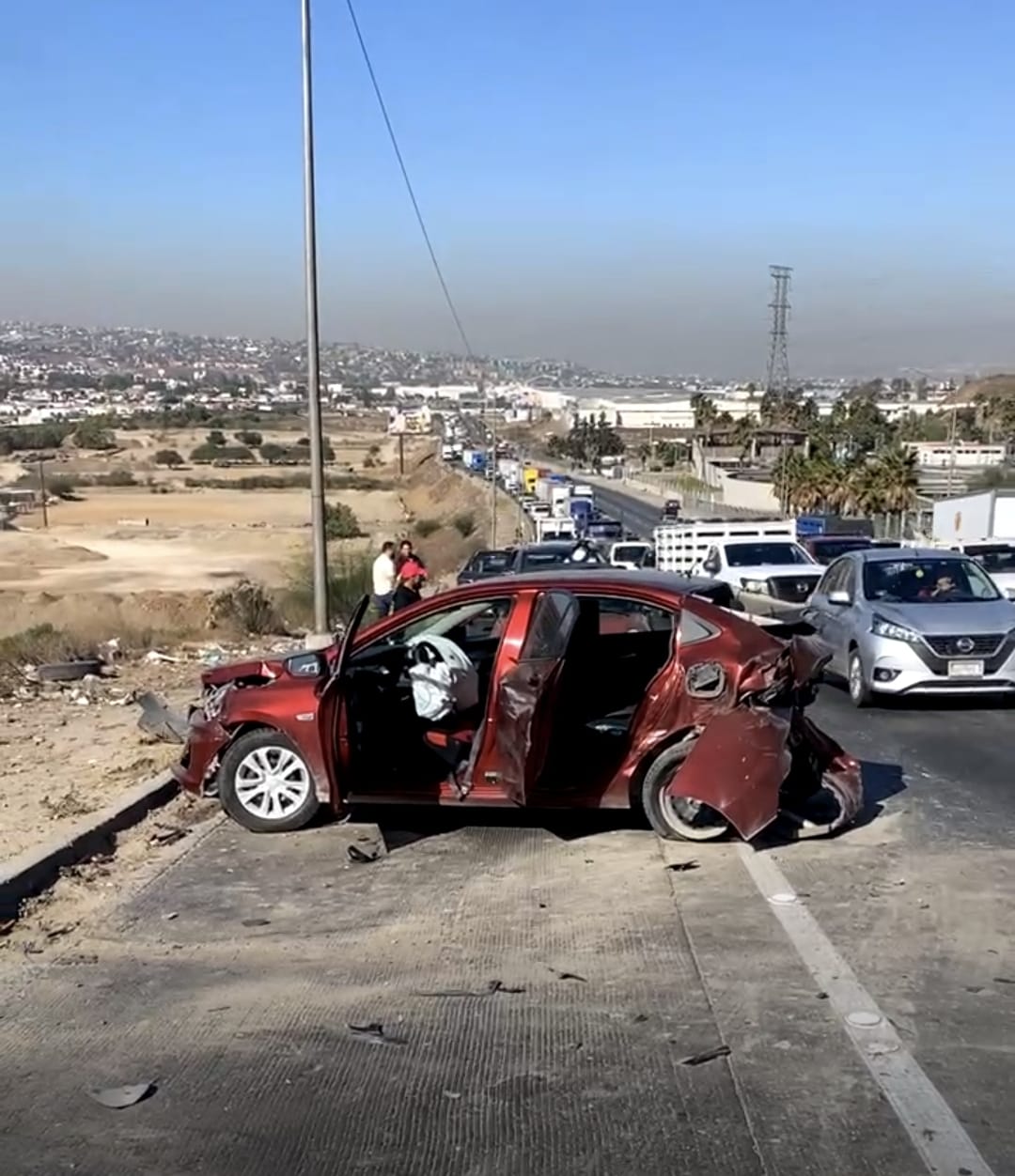 💥 Se registra accidente automovilístico en vía rápida de Tijuana