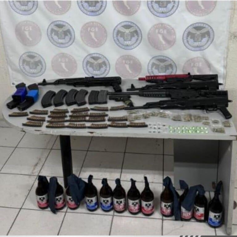 🔴Vinculan el proceso a cinco personas detenidas con armas, cargadores y cartuchos