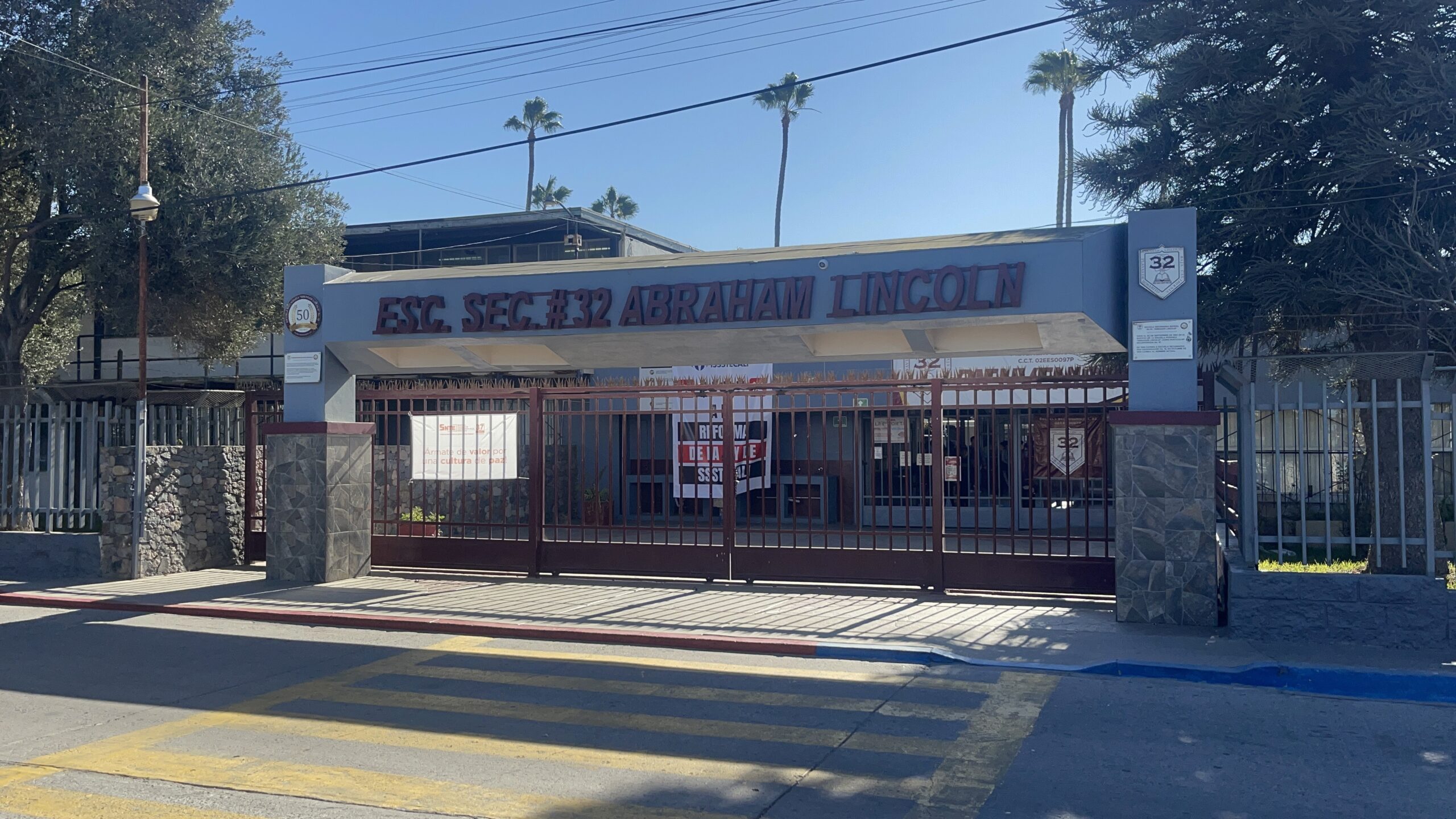 🚨 Alumno manda fotos “Desnudo” a grupo de WhatsApp de la escuela y sus compañeras lo denuncian