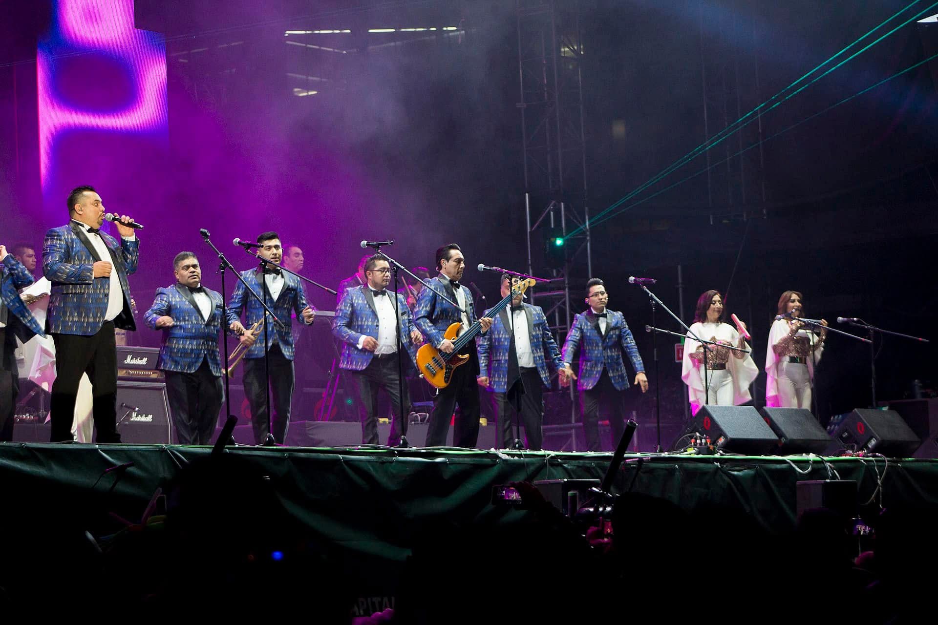 💰 Sujetos armados asaltan estadio al finalizar concierto de Los Ángeles Azules, se llevan más de 1 millón de pesos