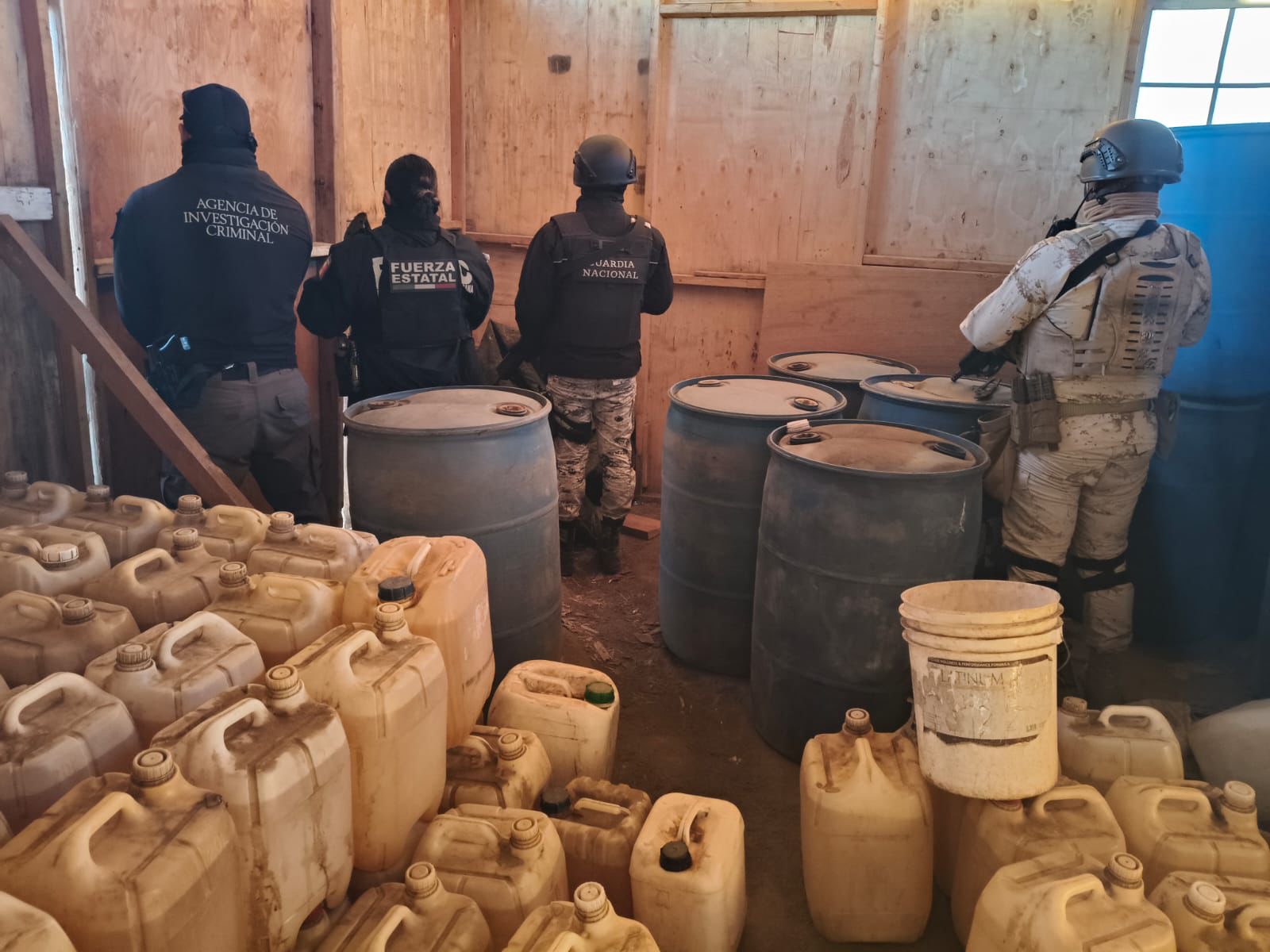 🚨 Localizan más de 22 mil litros de hidrocarburos almacenados ilegalmente en Tecate