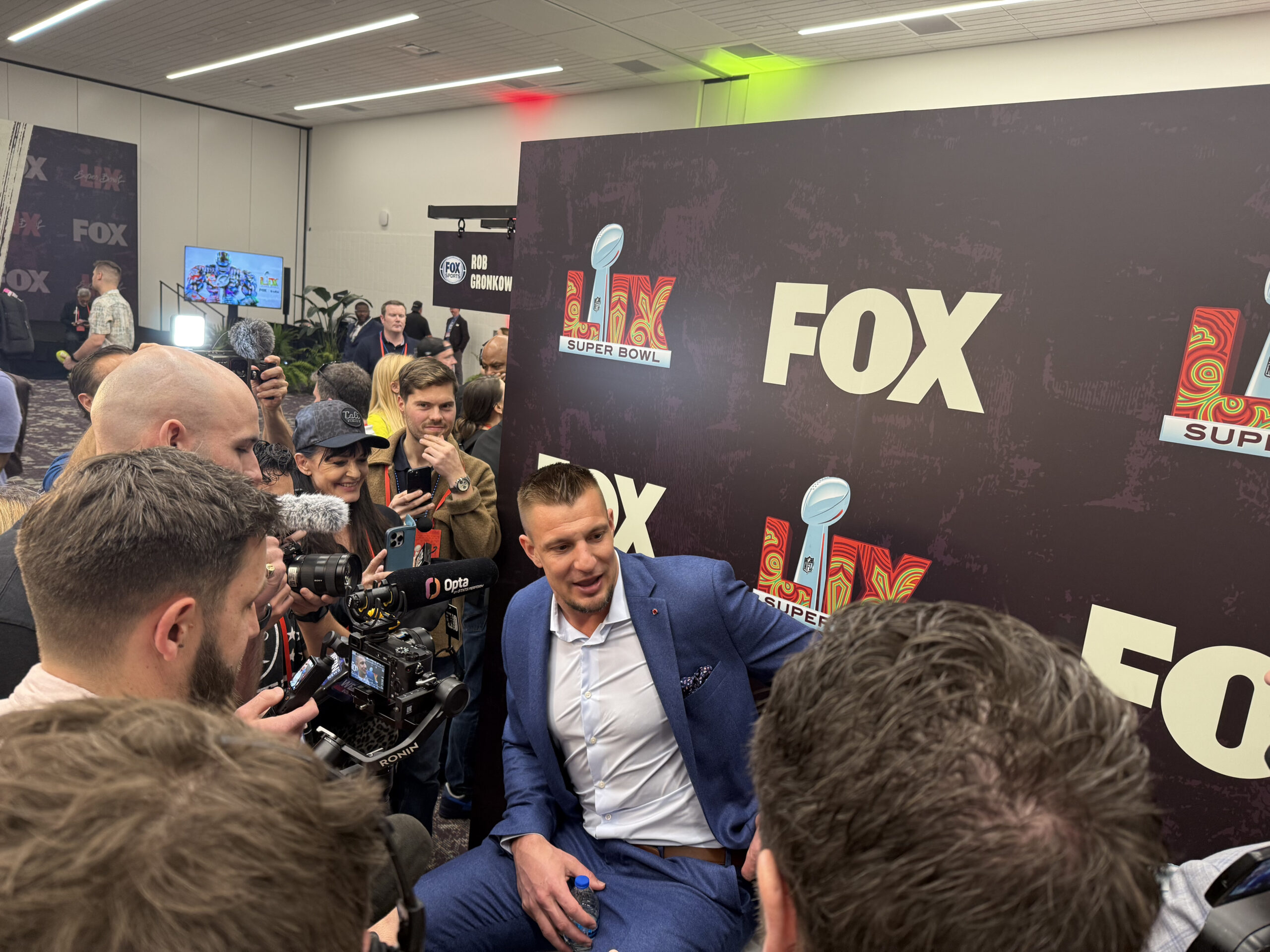 Rob Gronkowski comparte su perspectiva en el día de medios de Fox Sports