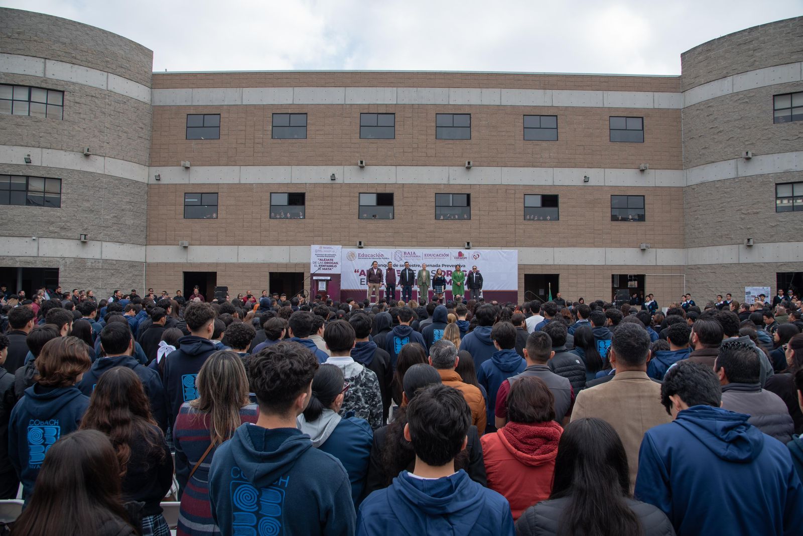 🔷Inicia ciclo escolar en \"COBACH BC\" y arranca jornada preventiva \"Aléjate de las drogas. El Fentanilo te mata\"