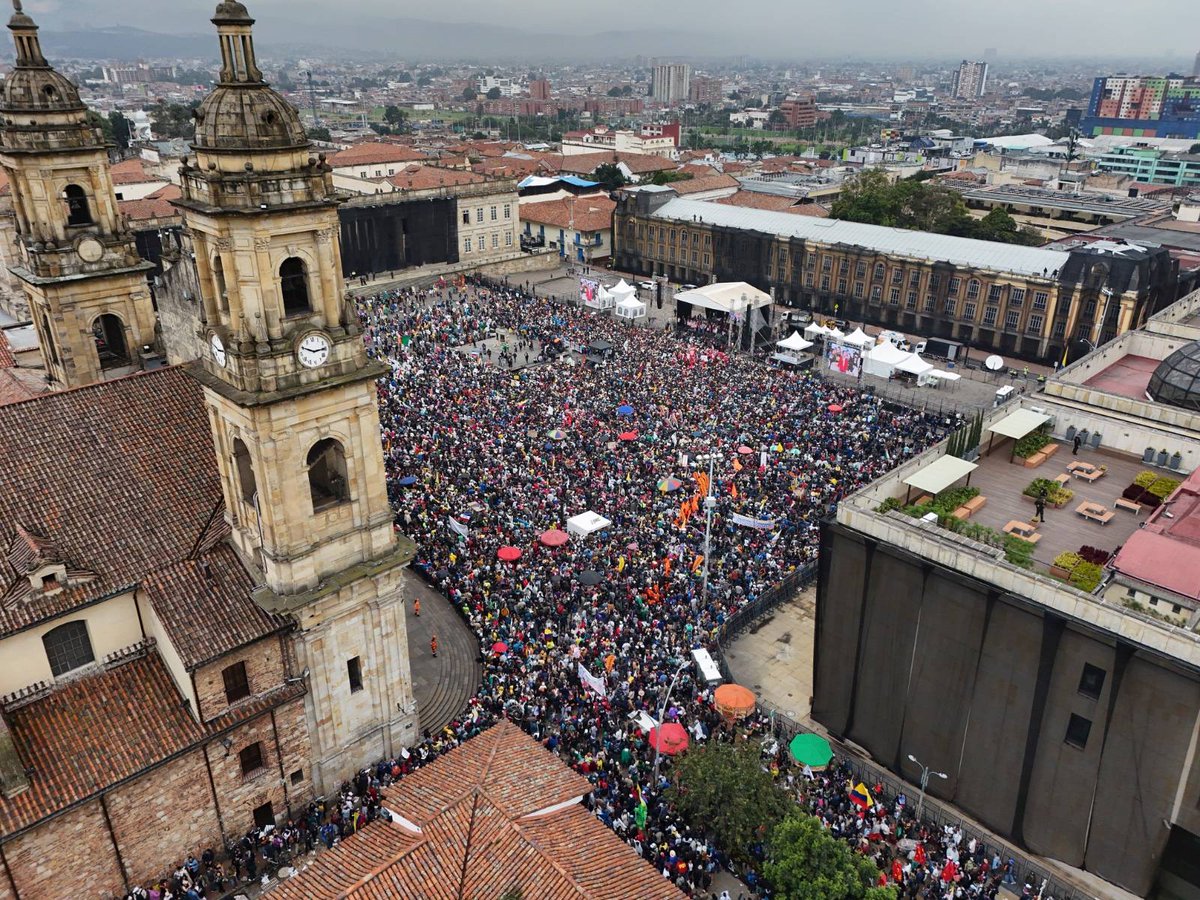 En medio de fuertes medidas de seguridad y protestas, avanza el debate de la reforma laboral