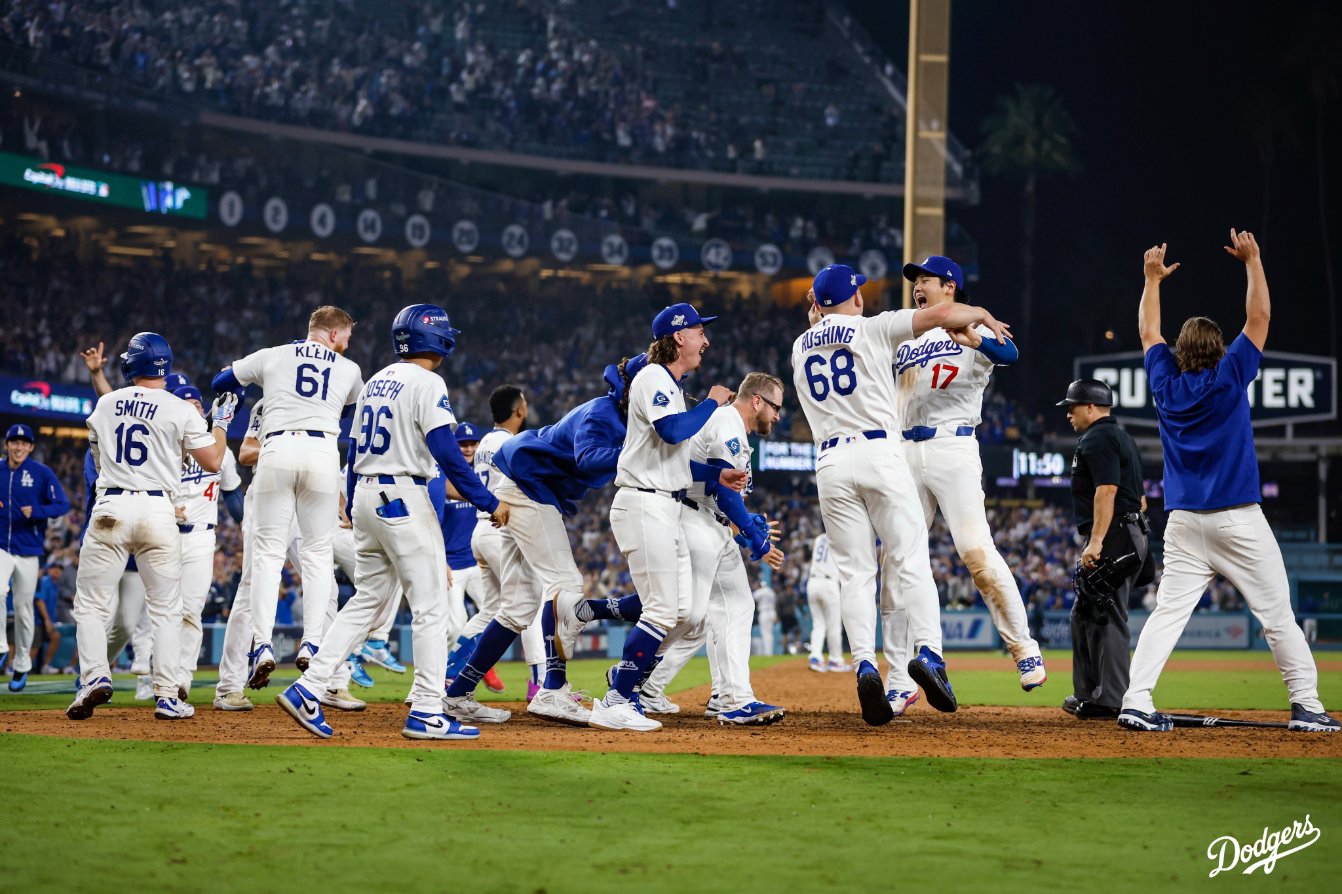 Dodgers vencen 6-5 a Blue Jays en duelo épico de 18 entradas en la Serie Mundial 2025